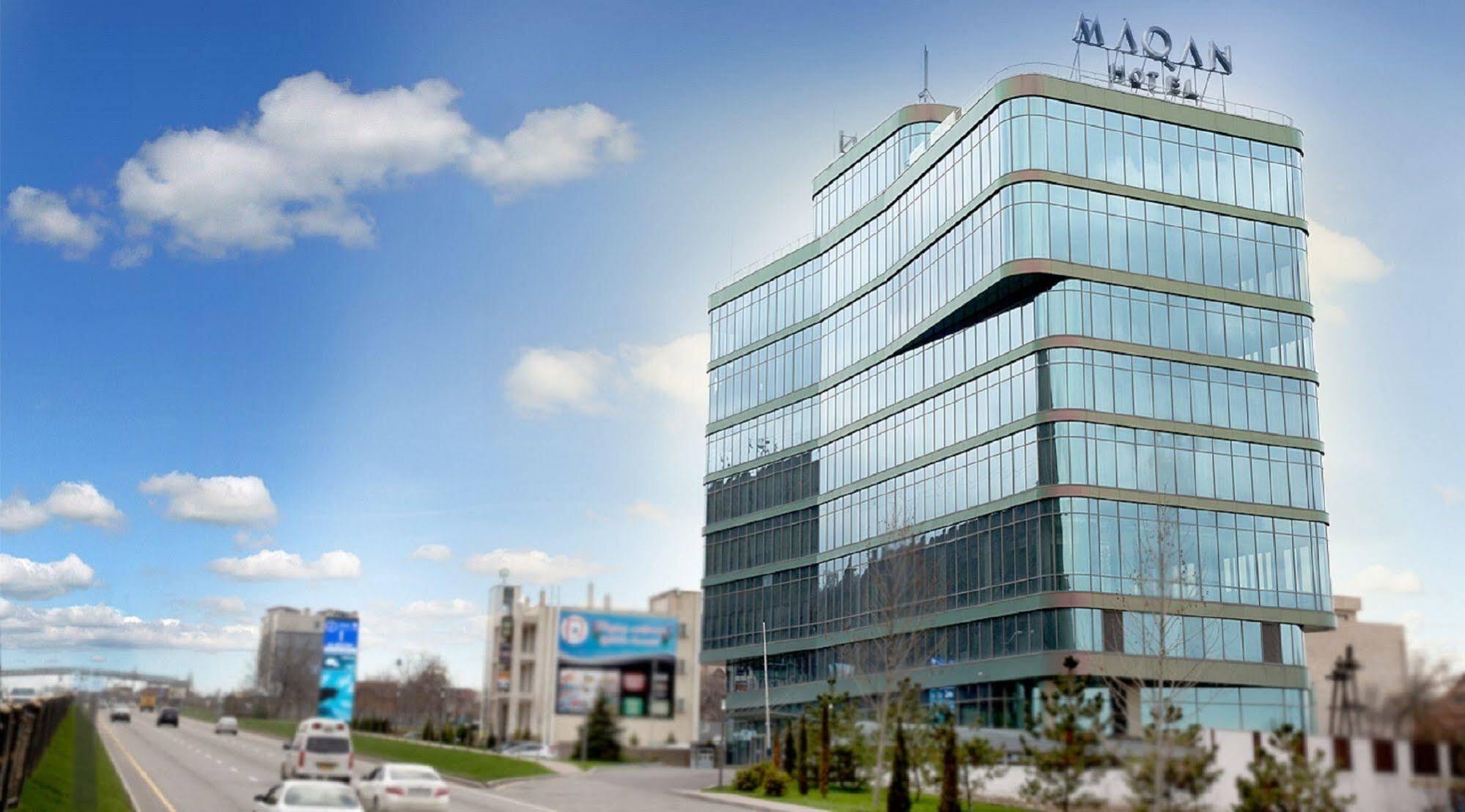 Maqan Hotel Almaty Eksteriør billede